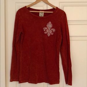 Fleur de lis detail top